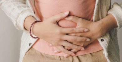 se me hincha el estomago y tengo gases